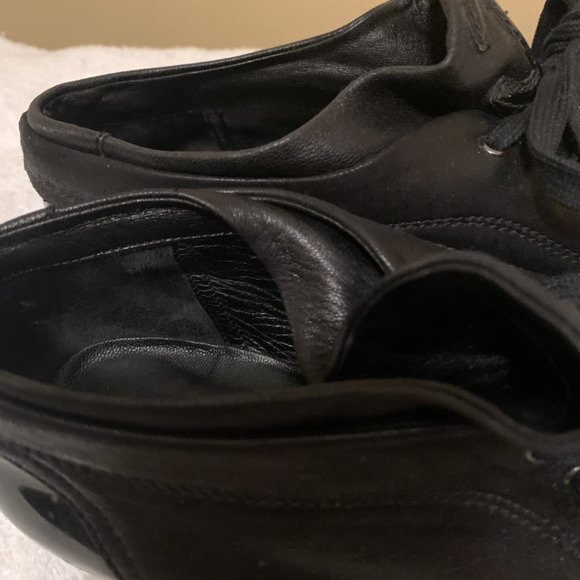 I AM ON SALE! CHANEL SOFT LEATHER BOOTIES - Picture 2 of 15